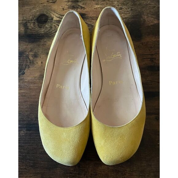 VNT Athletic Christian Louboutin Yellow Suede Flats Size 36.5 - Picture 1 of 9